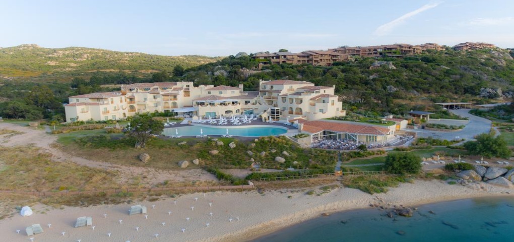 Hotel Cala Cuncheddi Capo Ceraso Olbia Sardegna La Spiaggia