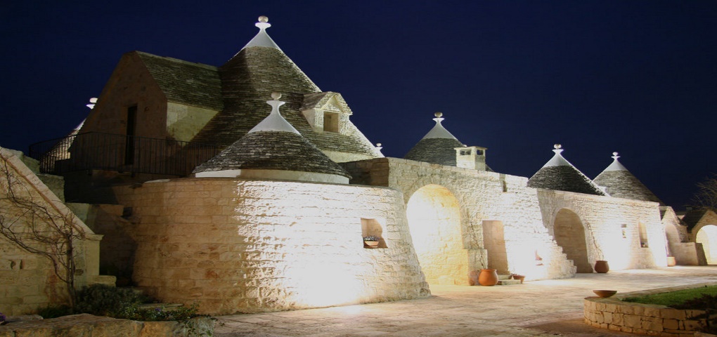 Hotel Il Palmento Locorotondo Puglia Trulli di notte