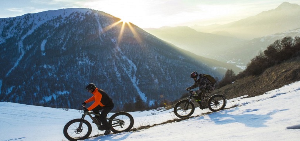 Valtur Sestriere Piemonte sci skypass bici sulla neve