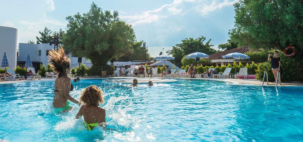 Villaggio Valtur Simeri Calabria Piscina Animazione